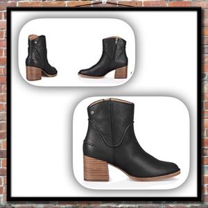 UGG Annie Black Leather Ankle Boots